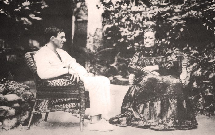 La reine Marau avec Alain Gerbault à Papara