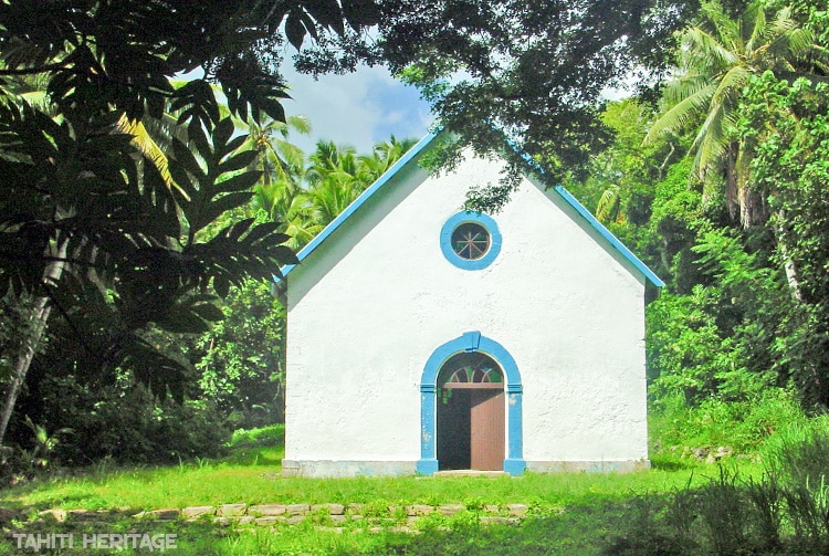 Eglise Saint-Raphael de l'île de Aukena, Gambier 2004 © Tahiti Heritage