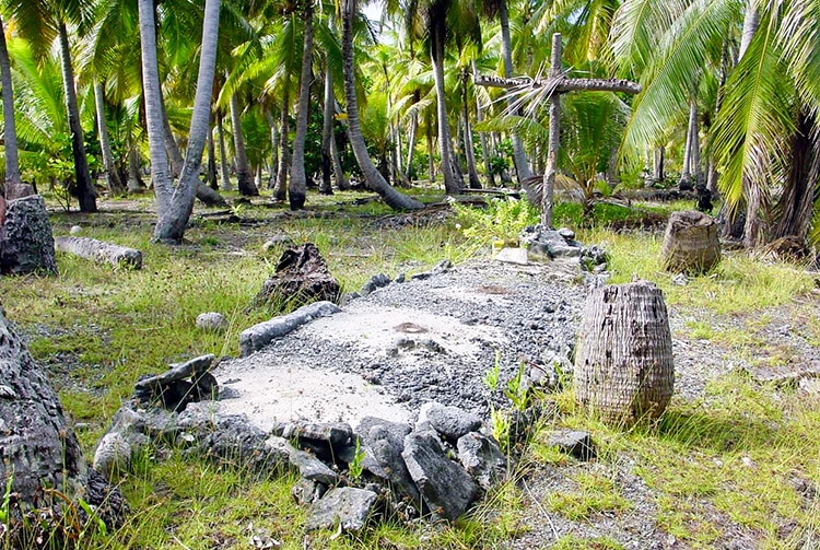 Tombe du roi géant de Hao, © Tahiti Heritage