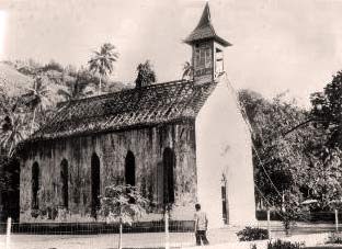 Eglise Saint-Pierre de Faaone après le passage du cyclone Veena en 1983