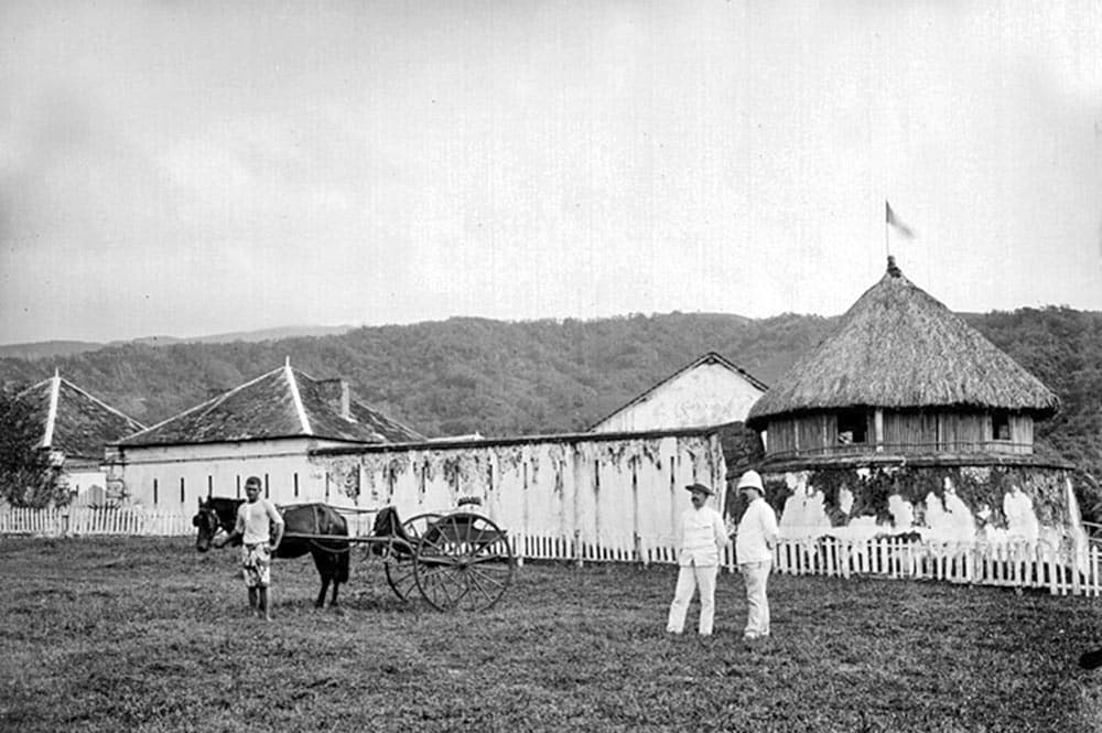 Fort de Taravao à Tahiti en 1897. Franom