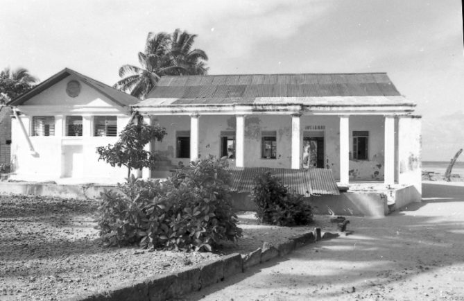 Maison communale de Katiu en 1967