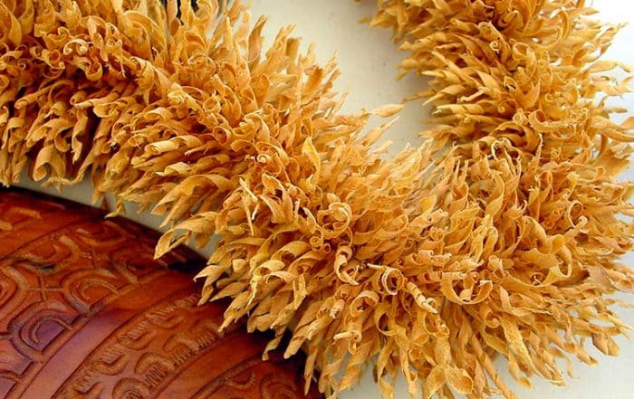 Colliers de pelures de Santal © Tahiti Heritage