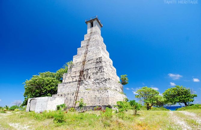 Vieux phare de Topaka à Fakarava. Tuamotu © Tahiti Heritage