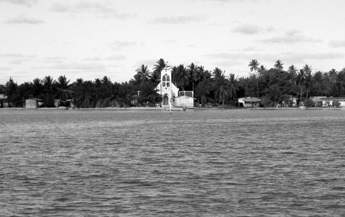 Le village de Kauehi en avant la construction de la digue. © Tahiti Heritage
