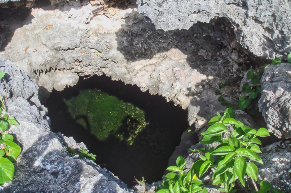 Grotte Opereue à Anaa © Tahiti Heritage