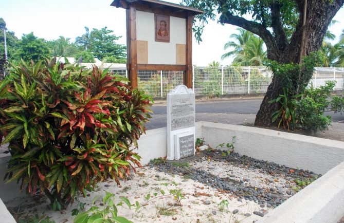 Tombe du pasteur Henri Nott à Arue, Tahiti
