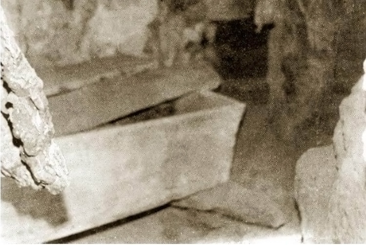 Cercueil de la princesse espagnole à Makatea. Photo François Nanai