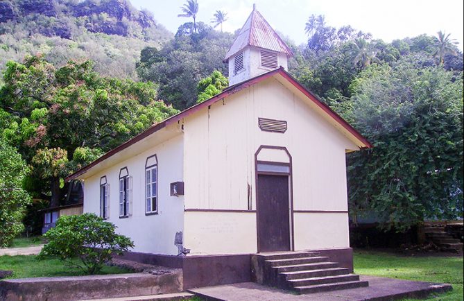 Temple protestant de Vaitahu, île de Tahuata. Photo Anastas