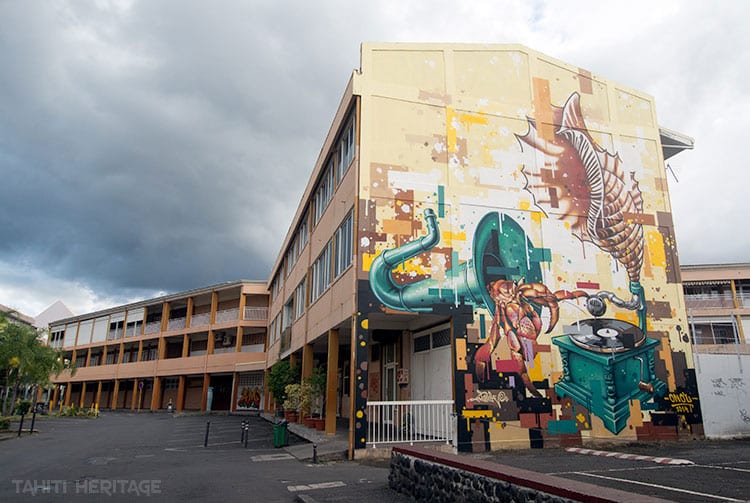 Street Art, le gramophone d'Anne-Marie Javouhey. Photo Tahiti Heritage 2014
