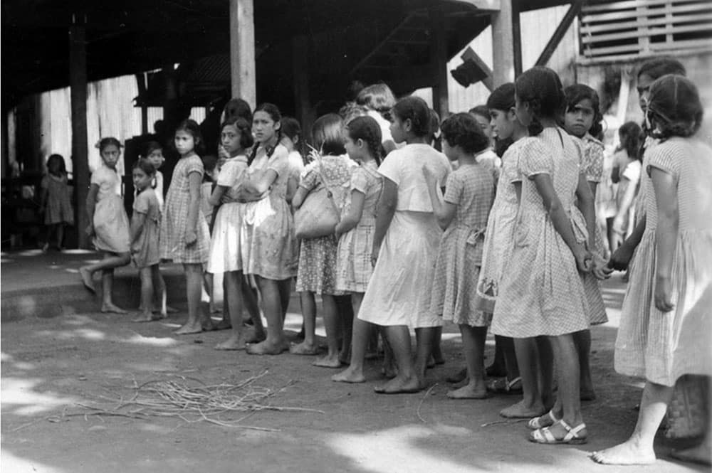 Ecole de jeunes filles à Papeete en 1963