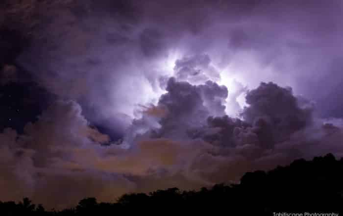 Storn à Tahiti. Photo Steve Kuo Tahitiscape Photography