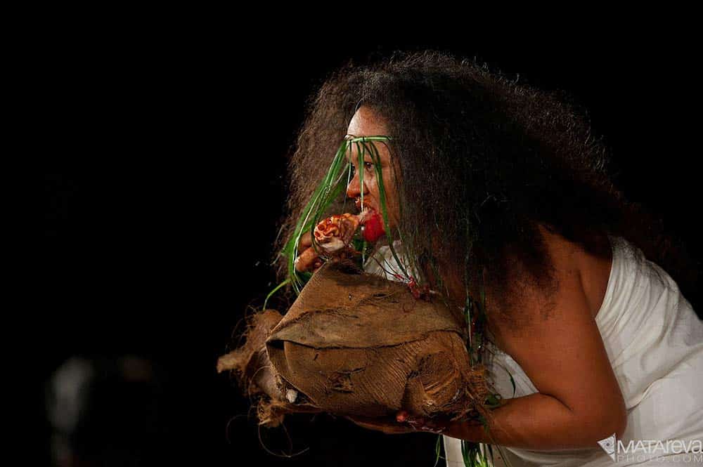 Légende de Haumanavaitu. dansée par Tamari'i Tipaerui en 2012. Photo Matareva